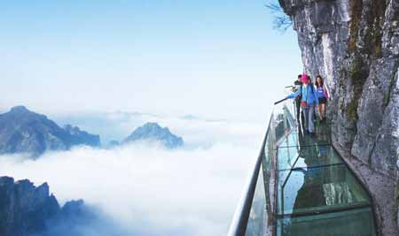 長沙出發(fā)到張家界玻璃橋云天渡、森林公園、天門山玻璃棧道往返4天3晚游