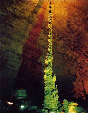 張家界國(guó)家森林公園、大峽谷、玻璃橋、鳳凰古城四日游